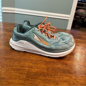 Women's Altra Paradigm 6 teal orange size 10 missing insoles